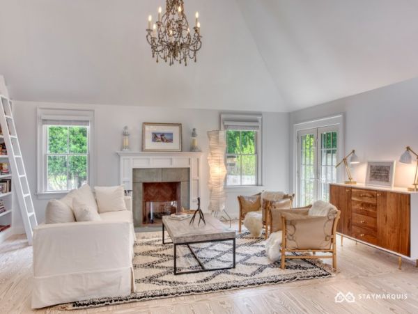 Hamptons Home 1020667