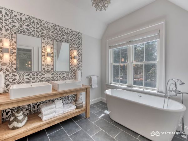 Hamptons Home 1020667
