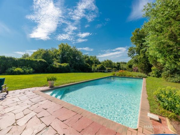 Hamptons Home 1020670
