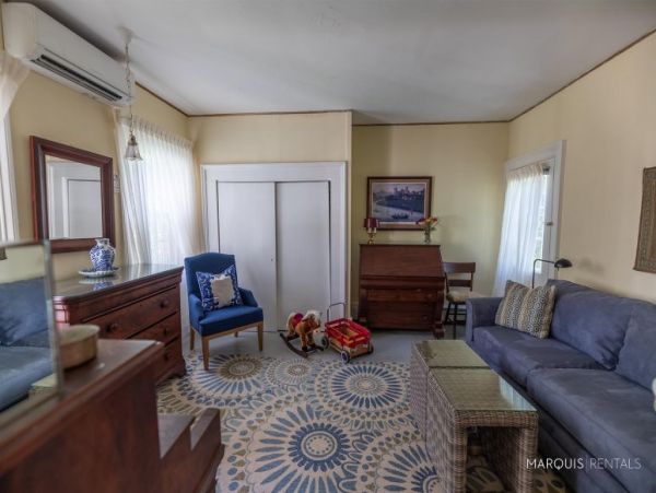 Hamptons Home 1020670