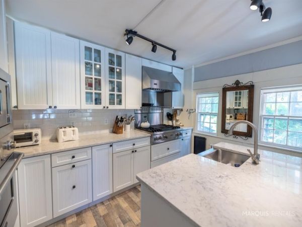 Hamptons Home 1020670