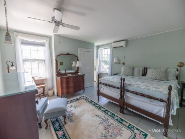 Hamptons Home 1020670