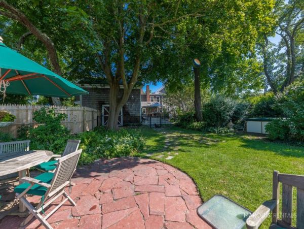Hamptons Home 1020670