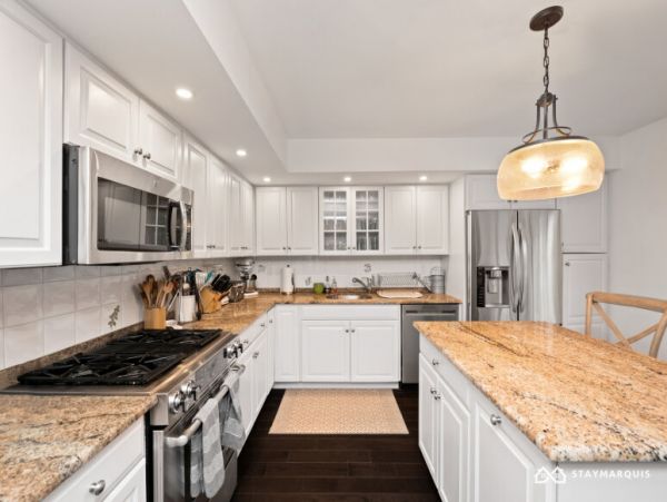 Hamptons Home 1020673
