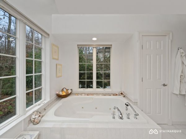 Hamptons Home 1020673