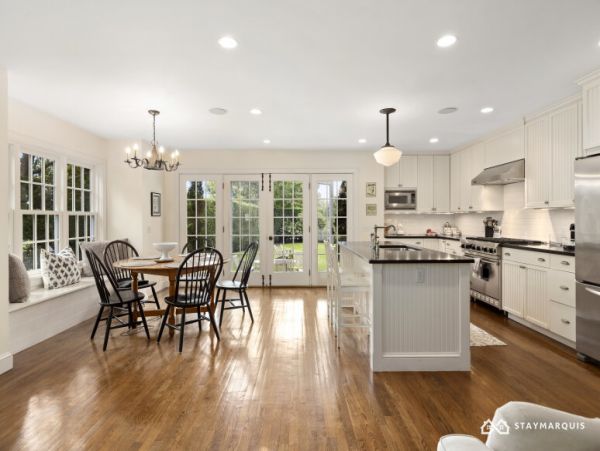 Hamptons Home 1020674