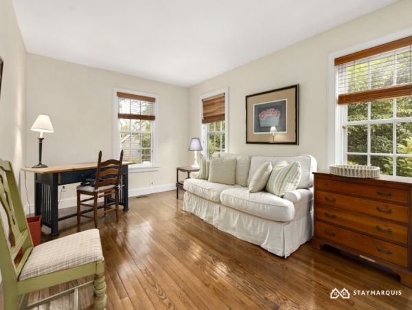Hamptons Home 1020674
