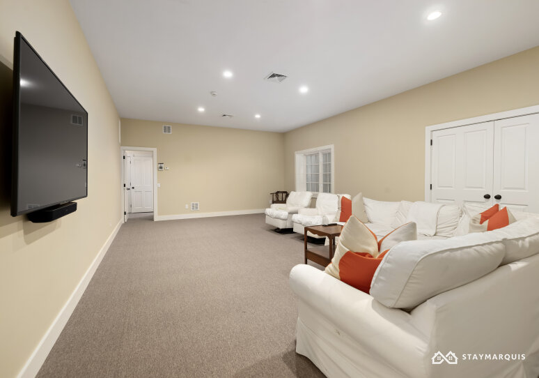 Hamptons Home 1020674