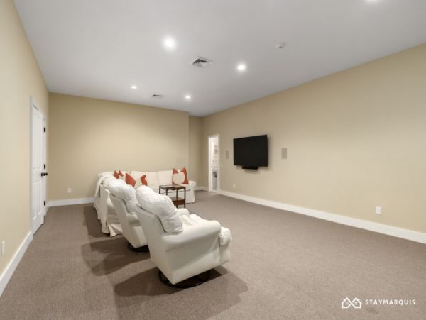 Hamptons Home 1020674