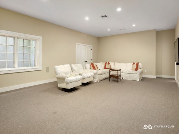 Hamptons Home 1020674
