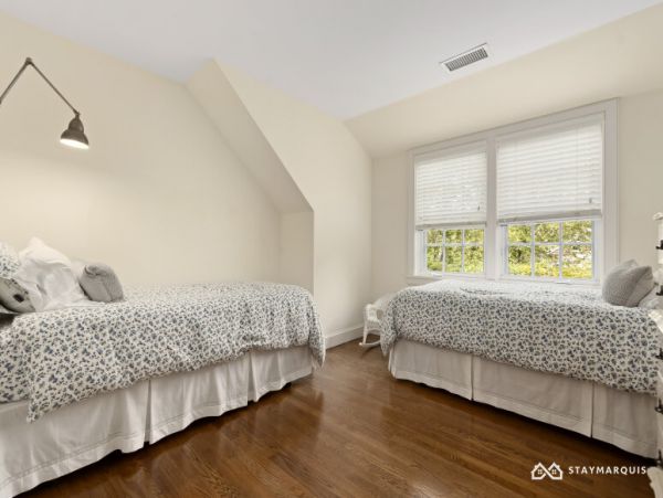 Hamptons Home 1020674
