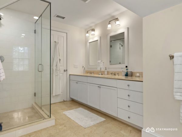 Hamptons Home 1020674