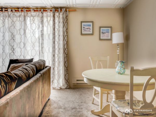 Hamptons Home 1020675