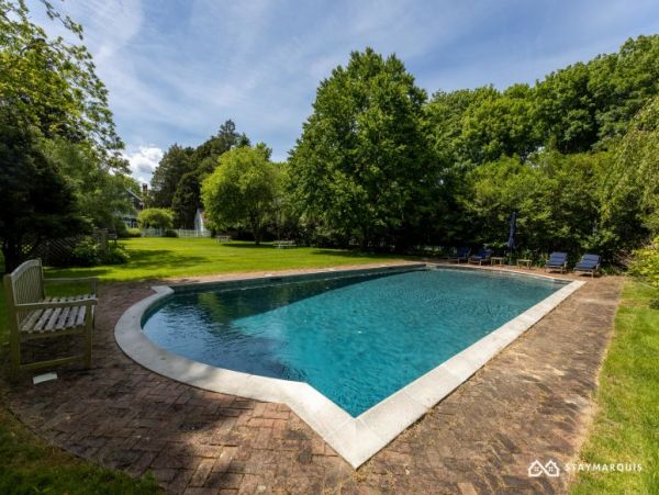 Hamptons Home 1020677
