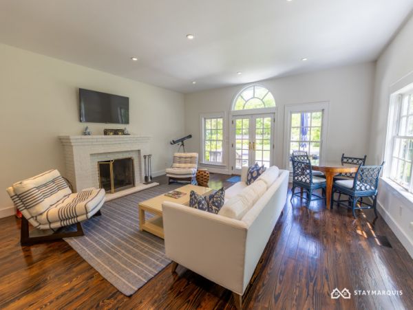 Hamptons Home 1020677