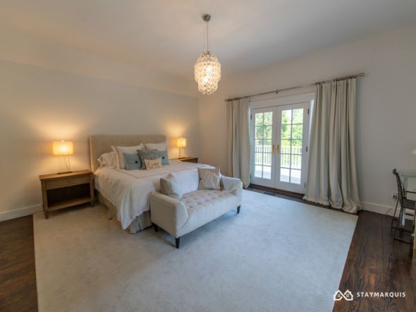 Hamptons Home 1020677