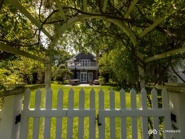 Hamptons Home 1020677