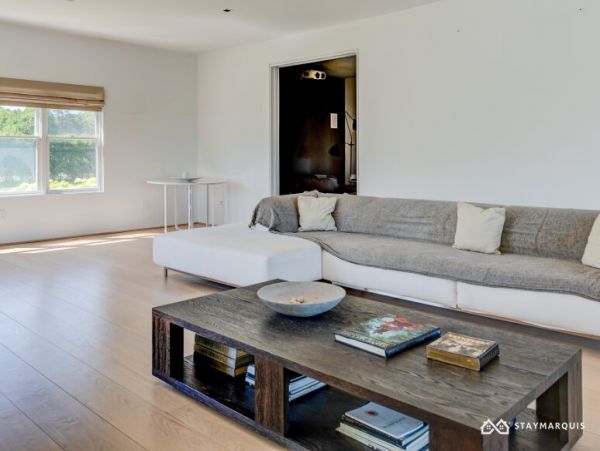 Hamptons Home 1020678