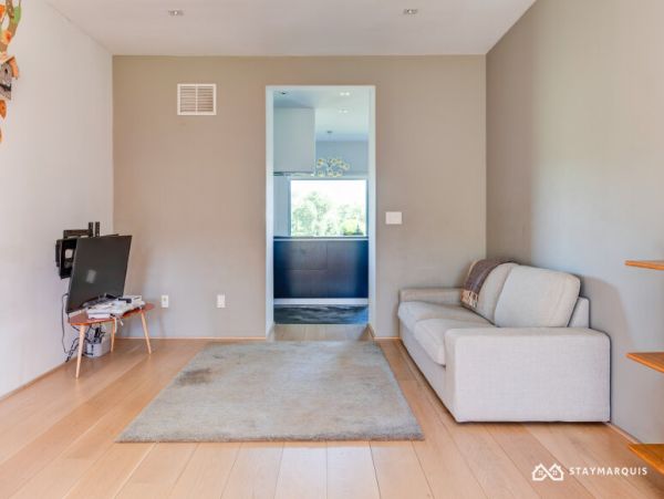 Hamptons Home 1020678