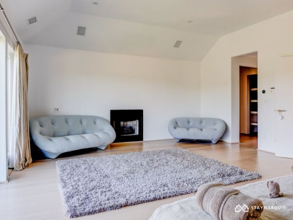 Hamptons Home 1020678