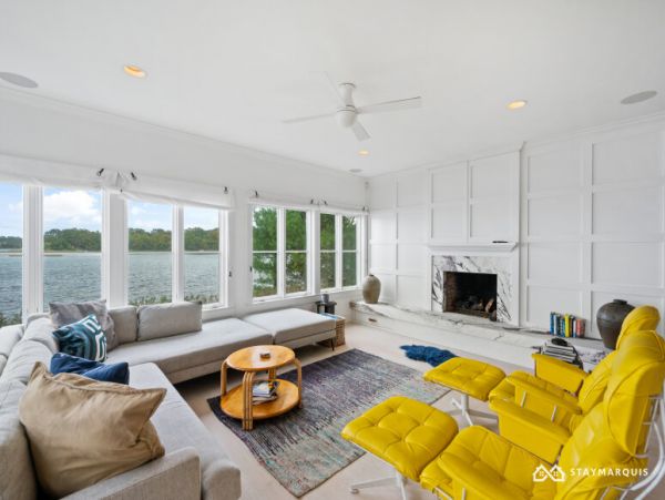 Hamptons Home 1020679