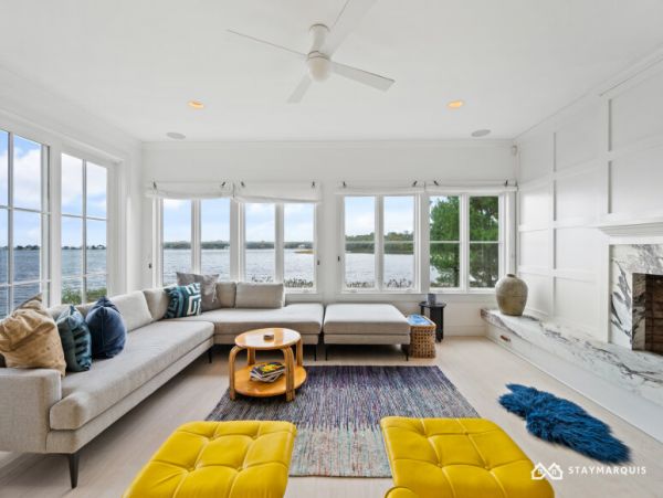 Hamptons Home 1020679