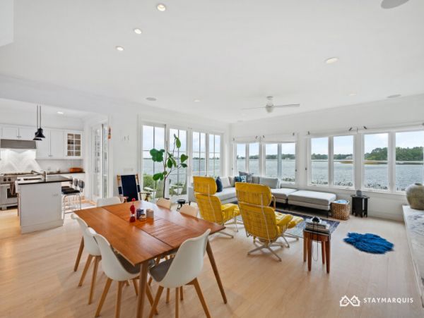 Hamptons Home 1020679