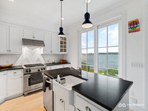 Hamptons Home 1020679
