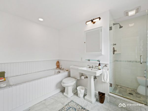 Hamptons Home 1020679