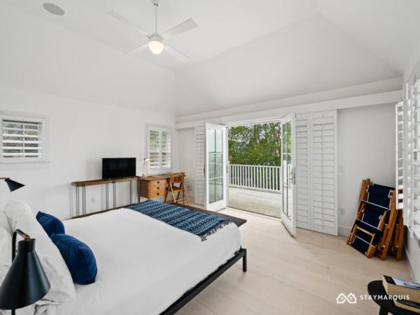 Hamptons Home 1020679