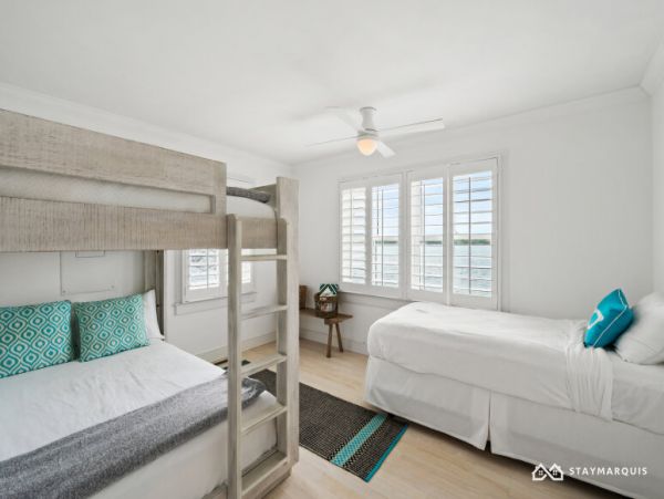 Hamptons Home 1020679