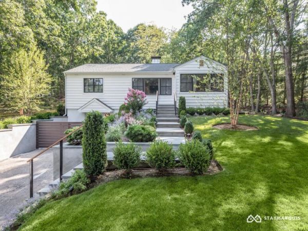 Hamptons Home 1020680