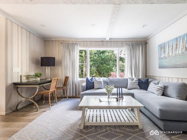 Hamptons Home 1020680