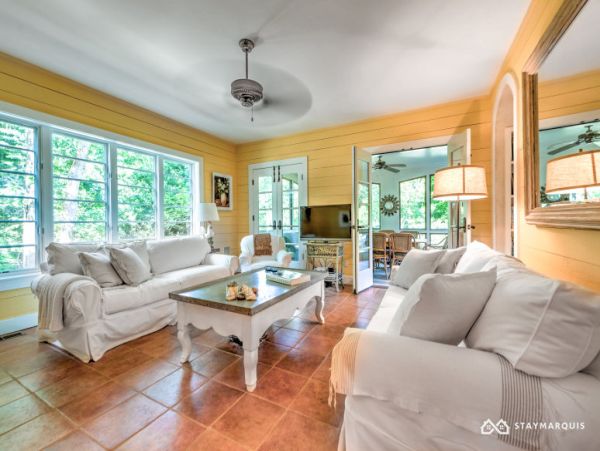 Hamptons Home 1020681