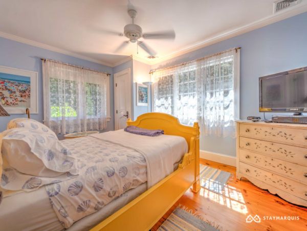 Hamptons Home 1020681