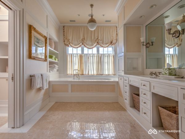 Hamptons Home 1020682