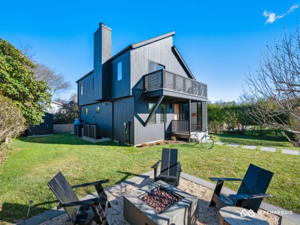 Hamptons Home 1020683