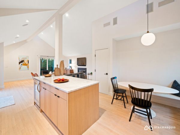 Hamptons Home 1020683