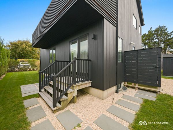 Hamptons Home 1020683