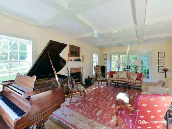 Hamptons Home 1020684