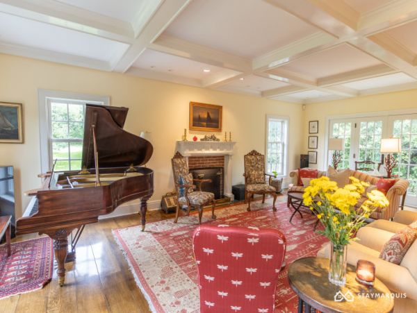 Hamptons Home 1020684