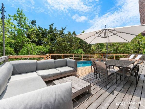 Hamptons Home 1020685