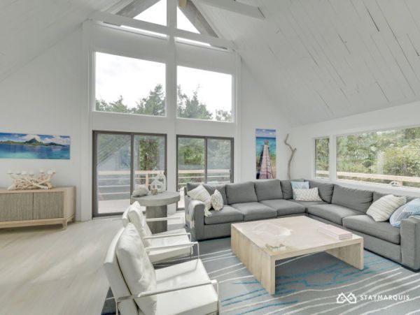 Hamptons Home 1020685