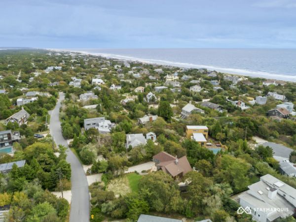 Hamptons Home 1020685