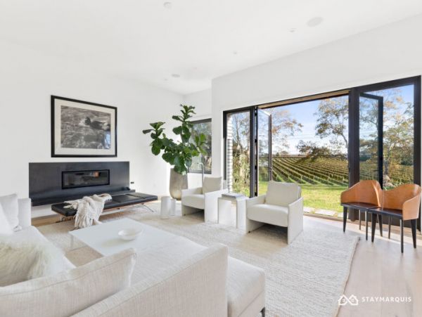 Hamptons Home 1020686