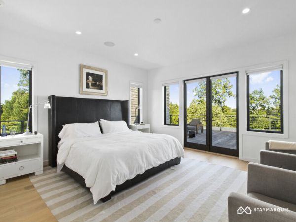Hamptons Home 1020686