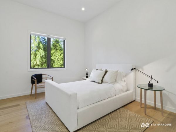 Hamptons Home 1020686