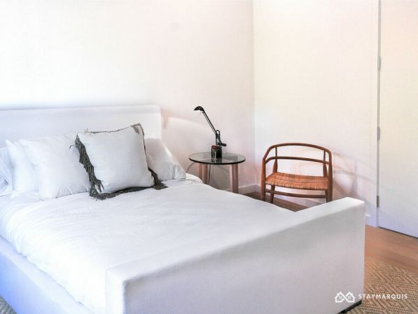 Hamptons Home 1020686
