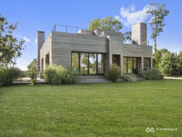 Hamptons Home 1020686