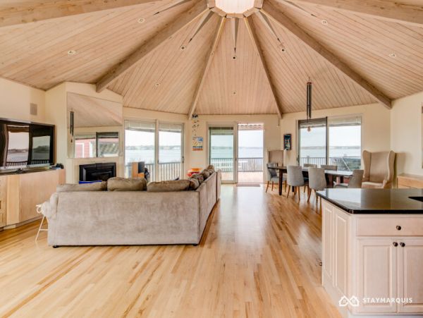 Hamptons Home 1020688